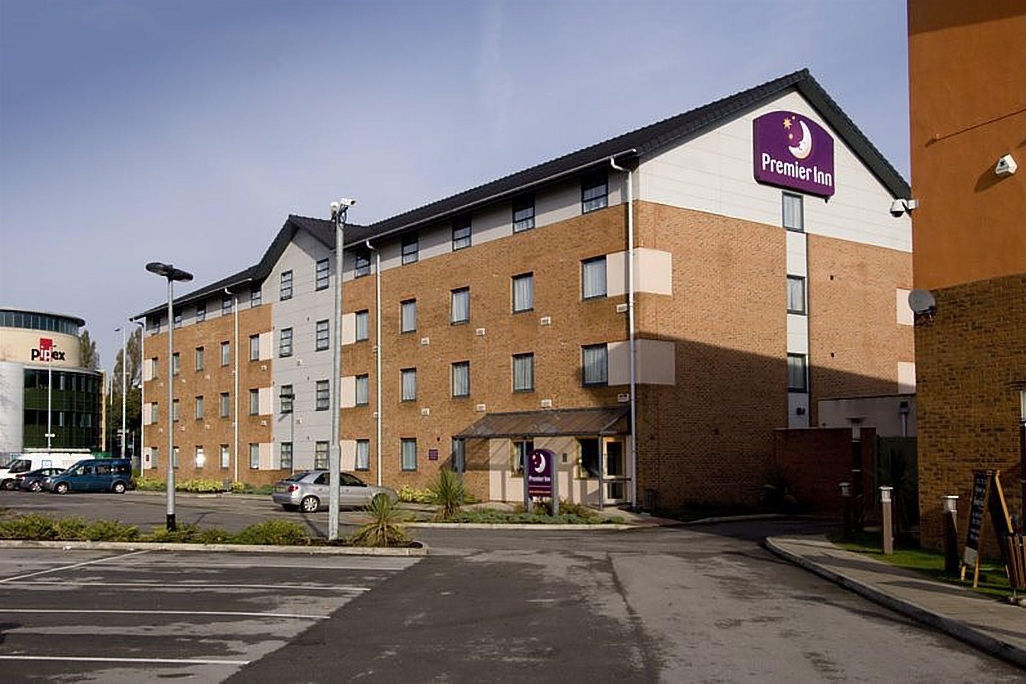 Premier Inn Manchester West Didsbury Ngoại thất bức ảnh