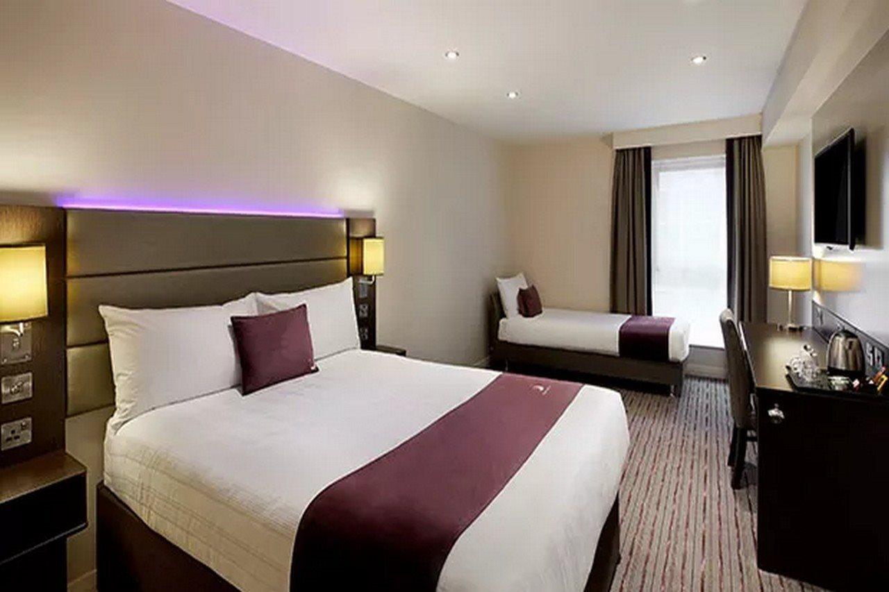 Premier Inn Manchester West Didsbury Ngoại thất bức ảnh